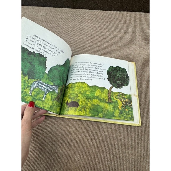 Vintage The Way the Tiger Walked by Doris J. Chaconas Illustrated Hardcover Book - Picture 7 of 8